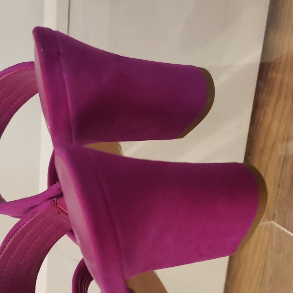 NWOT Bleecker & Bond Violet Double Strap Block Heels Size 7  heel 3.5" - Picture 2 of 7